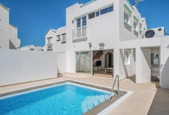 Casa Oasis has Balcony rooms