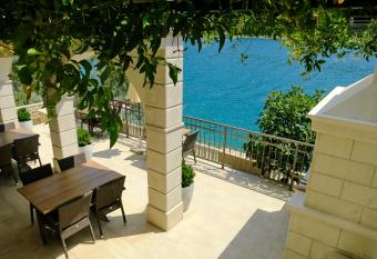 Guest House Villa Maslina Neum has Balcony rooms