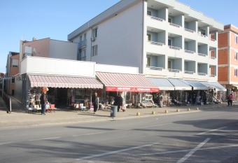 Guest House Ma  un has Balcony rooms