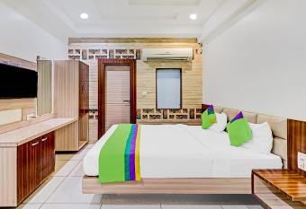 Treebo Trend Taj Dream allows 18 year olds to book a room