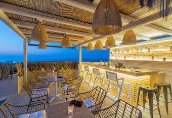 Villa Elite  allows 18 year olds to book a room