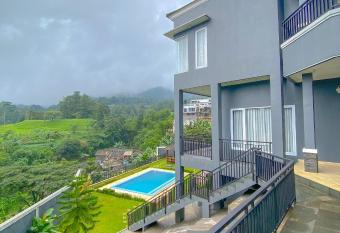 Al Andalus Resort Puncak has Balcony rooms