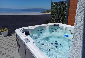 Villa TOP HILL has Balcony rooms