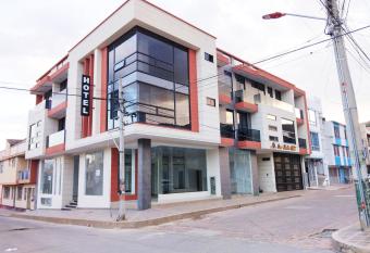 Casa Bertha Hotel y Servicios SAS allows 18 year olds to book a room