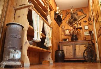 Maison du Chasseur has Balcony rooms