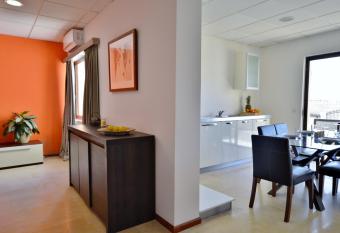 Large St Julians Central 2 has Balcony rooms