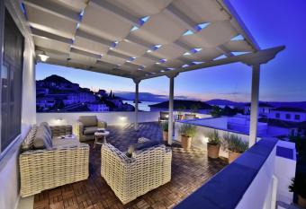 Villa Loukia has Balcony rooms