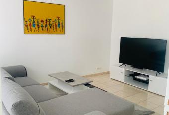 Appart 1 salon 1 chambre immeuble tr  s calme has Balcony rooms