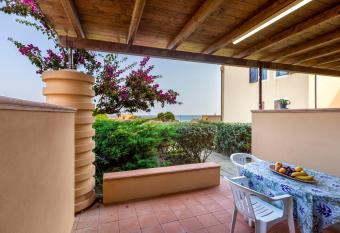 Pergola 708 has Balcony rooms