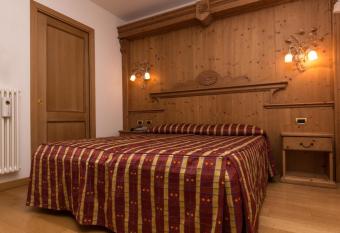Hotel Alpi - Asiago has Balcony rooms