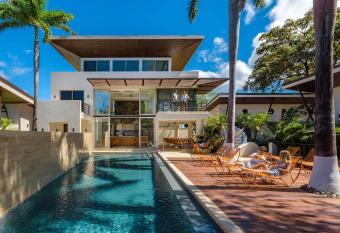 Mother Earth Vegan Hotel has Balcony rooms