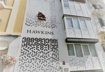 Atico nueva contruccion en el centro de Algeciras allows 18 year olds to book a room