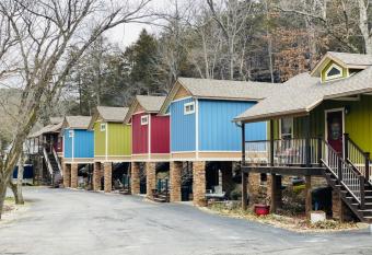 Treehouse Village has Balcony rooms