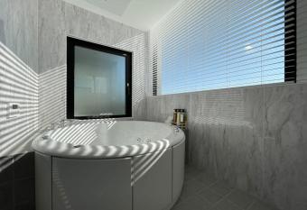 bHOTEL Nekoyard - Newly built elegant apartment with jacuzzi scenic city view good for 6ppl has Balcony rooms