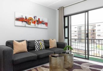 Alimama Spaces: The Robert s Greenlee Apartment has Balcony rooms
