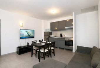 Heptagone_1 has Balcony rooms