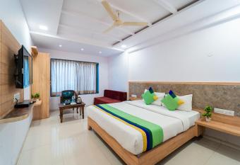 Treebo Trend Bright Plaza allows 18 year olds to book a room