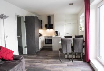 Neue Liebe Haffkrug 5 - Meeresstern allows 18 year olds to book a room