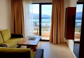 Family Hotel Serenity Palace has Balcony rooms