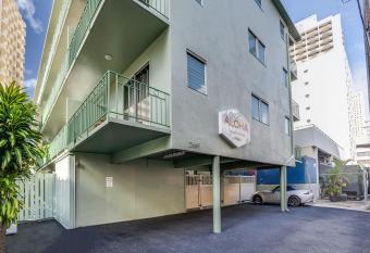 Aloha Suites Waikiki allows 18 year olds to book a room