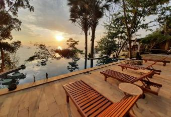 Edge Resort, Yogyakarta has Balcony rooms