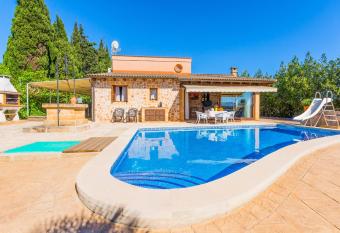 Finca Es Mua has Balcony rooms