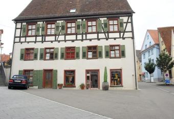 Klosterherberge allows 18 year olds to book a room