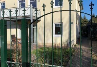 Am Kittken allows 18 year olds to book a room