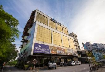 Sri Indar Hotel allows 18 year olds to book a room