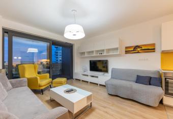 NFS - N  rodn   futbalov     tadi  n - Apartman has Balcony rooms