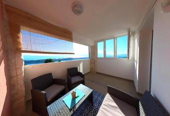 Apartments Matteo has Balcony rooms