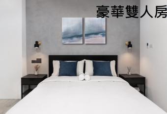 Tzu Chi Hotel allows 18 year olds to book a room