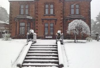 Edenbank Hotel allows 18 year olds to book a room