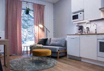 Studio 7, Air-conditioned, 1 free parking, calm own entrance has Balcony rooms