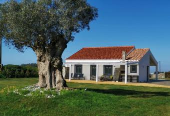 Kuanza Farmhouse and Lodge allows 18 year olds to book a room