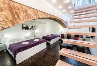 Tia Apartments and Rooms has Balcony rooms