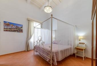 Seranova Luxury Hotel - Adults Only allows 18 year olds to book a room