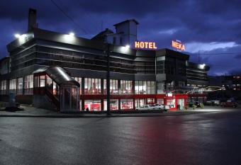 Meka Hotel has Balcony rooms