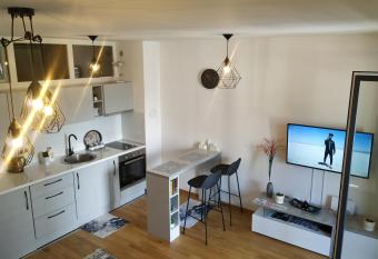 Bulevar apartment & Free Garage has Balcony rooms