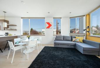 Modern Townhome in Seattle's Central District with Rooftop allows 18 year olds to book a room