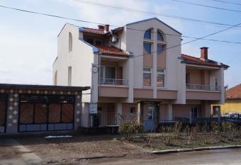 Dessi has Balcony rooms