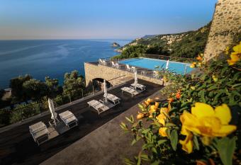 Dominio Mare Resort & SPA has Balcony rooms