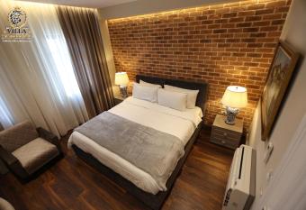 Villa Domenico Korce has Balcony rooms