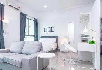 Cybersquare Soho Cyberjaya By IdealHub has Balcony rooms