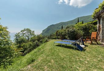 Apartment in Villa vista lago has Balcony rooms