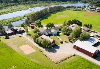 T  rm  l  n Tila has Balcony rooms