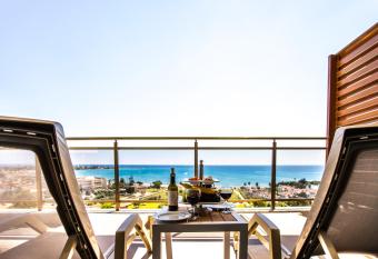 Alexia Resort & Spa - All Inclusive allows 18 year olds to book a room