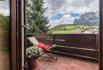 Ferienwohnung 1 Vikoler has Balcony rooms