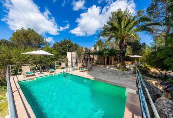 Fangar Vell has Balcony rooms