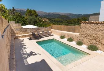 Cas Suis 9 has Balcony rooms